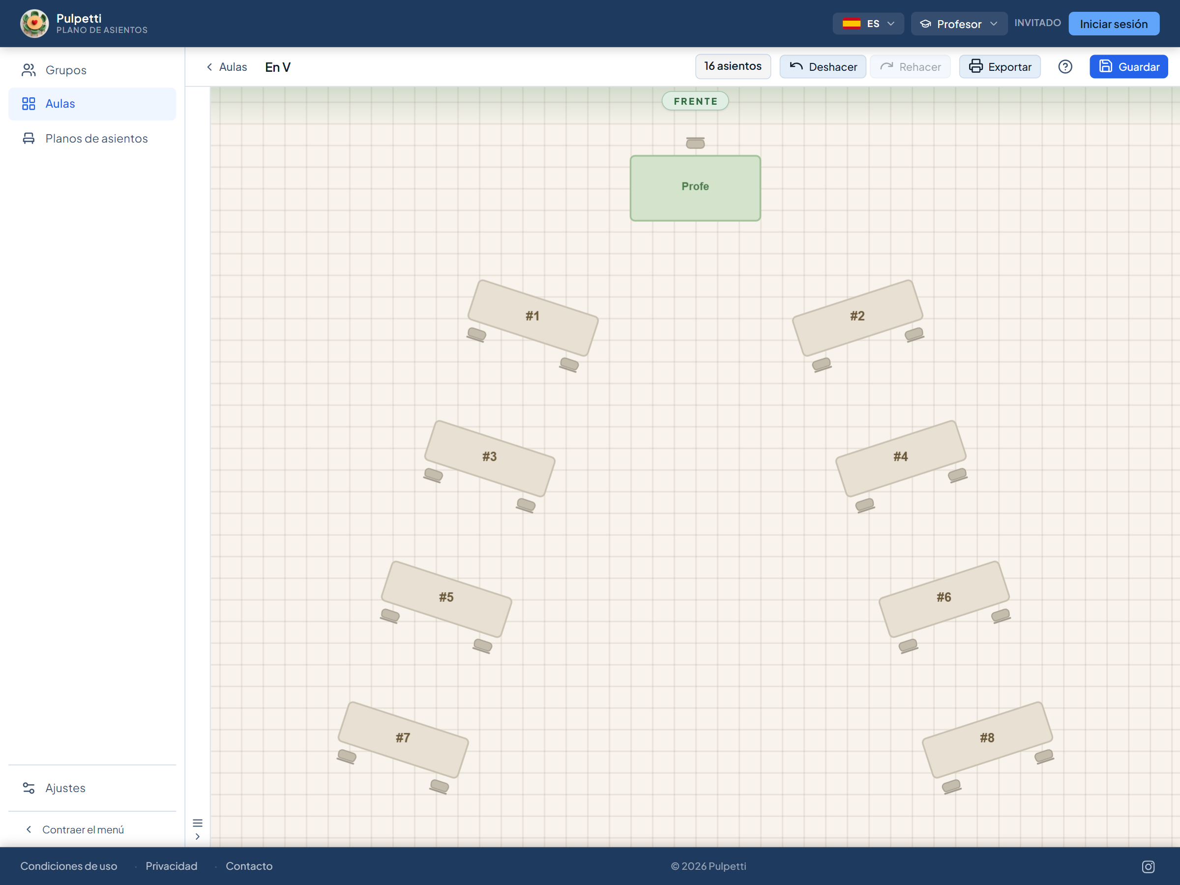 Plano del aula en V: pupitres dobles en dos alas inclinadas que se abren hacia el fondo, alumnado mirando a la mesa del profesor